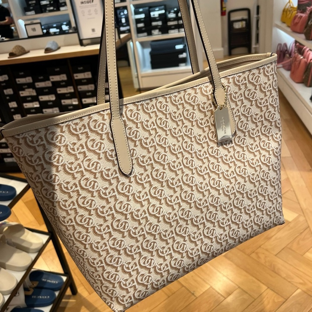 NWT Coach CF342 City Tote With Coach Monogram Print IN Chalk